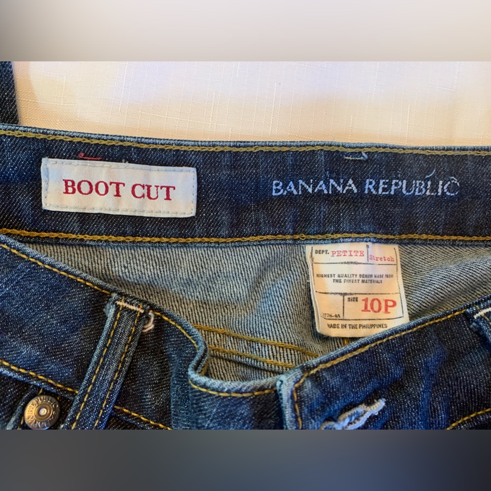 Banana Republic size 10 petite relaxed boot cut denim jeans. Medium wash